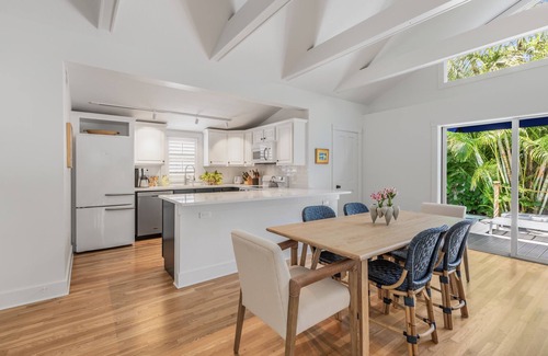 The Meadows Casa | SECOND WIND ~ Charming 2 Bedroom, 2 Bathroom Home w/ Pool!