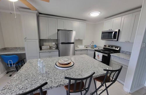 Iowa Apartamento | Secret Cajun Retreat Peaceful Corner Stay - HAR 2