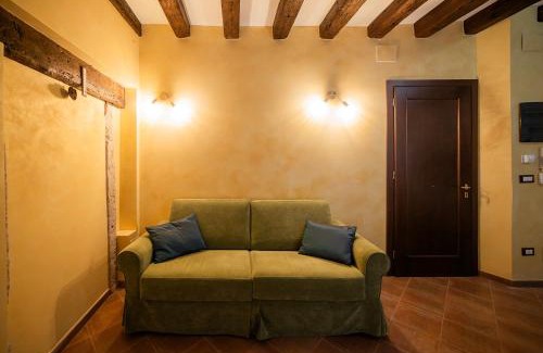 Santa Croce Apartamento | Secret Garden - comfortable and central