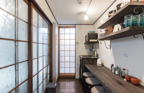 Fushimi Casa | Un moderno Kyomachiya cerca de Fushimi-Inari, privado de Kioto de 2 pisos, puede alojar hasta 5 personas.