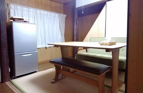 Fushimi Casa | Un moderno Kyomachiya cerca de Fushimi-Inari, privado de Kioto de 2 pisos, puede alojar hasta 5 personas.