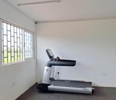 Nairobi Apartamento | Secret Serenity - Modern, Stylish & Comfy 2 Bedroom Apartment With Workspace, Secure Parking, CCTV, Swimming Pool, Gym, And City Views in Nairobi