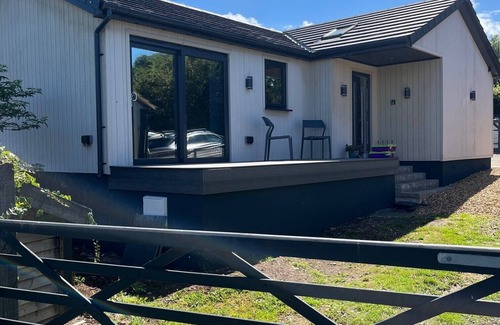 Locking Casa | Secure, Detached bungalow overlooking Weston-super-Mare, the Severn and Wales