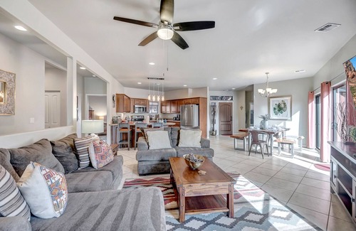 Oak Creek Casa | Sedona Beautiful Villa On The Wash-Walkable To Golf & Restaurants+Pets OK-Near Hiking!