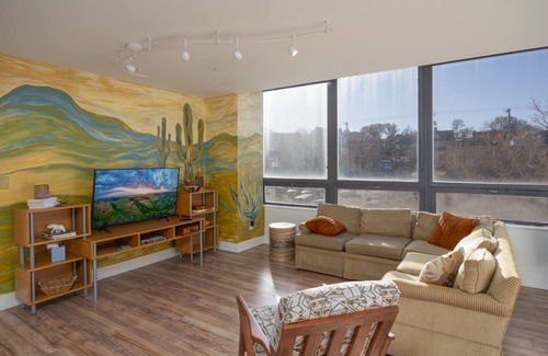 Downtown Omaha Condominio | Sedona Sunrise Condo, Located In Midtown Omaha! 5 Mins to Blackstone & Downtown