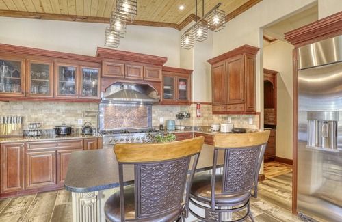 Pagosa Springs Casa | See Fall's Changing Colors! Beaver Lodge:Ultra Lux Home, Sauna, Hot Tub, Lake Views,Amenities Galore