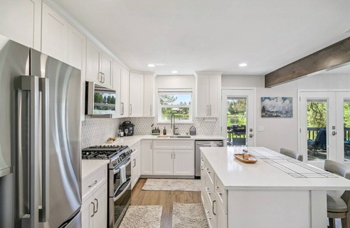 Pagosa Springs Casa | See Fall's Changing Colors! Clover Cottage - New! Lake Front Home, Newly Remodeled, Hot Tub!