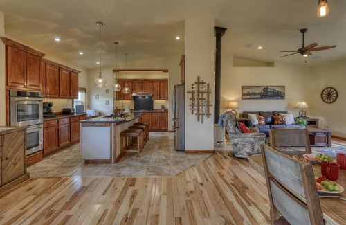 Pagosa Springs Casa | See Fall's Changing Colors! Bella Vista: Golf Course & Mountain Views, Modern Design, 5 Min to Shops