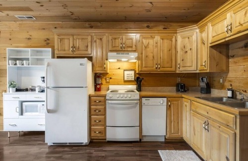 Ponce De Leon Cabina | See the Sunrise, Riverfront Cabin #4 on James River, #4 of 5 Cabins