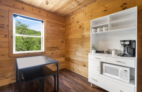 Ponce De Leon Cabina | See the Sunrise, Riverfront Cabin #4 on James River, #4 of 5 Cabins