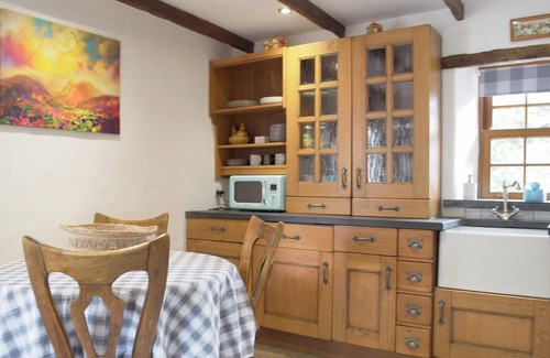 Clarbeston Road Cabaña | 2 bedroom accommodation in Wallis, near Haverfordwest