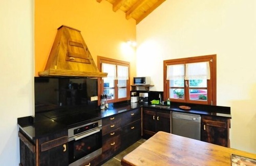 Zugarramurdi Casa | Casa rural en el campo con vistas magníficas a la montaña