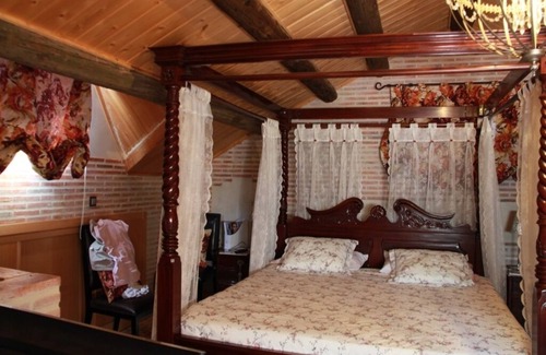 Pollos Cabaña | Casa rural (alquiler íntegro) Las Rosas para 6 a 8 personas