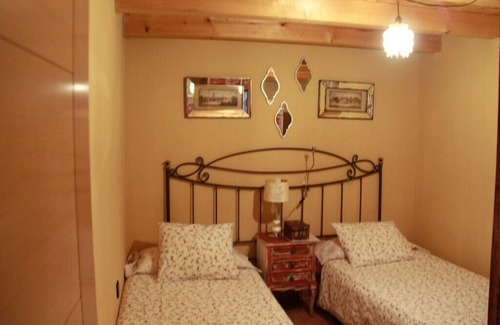 Pollos Cabaña | Casa rural (alquiler íntegro) Las Rosas para 6 a 8 personas