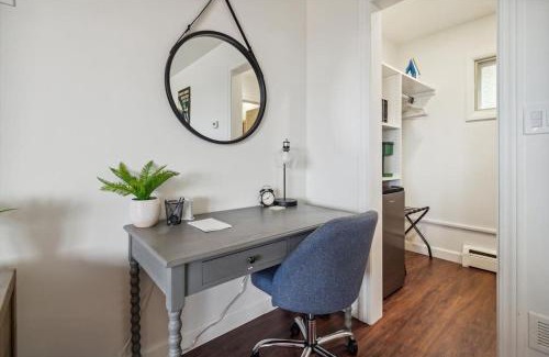 Petoskey Casa | Self Check-In Lake views Workspace 2 Queen Beds