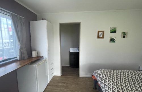 Te Miro Casa | Self check-in sleepout with bathroom