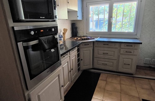Stains Apartamento | Self-contained apartment in a bungalow (40m2)