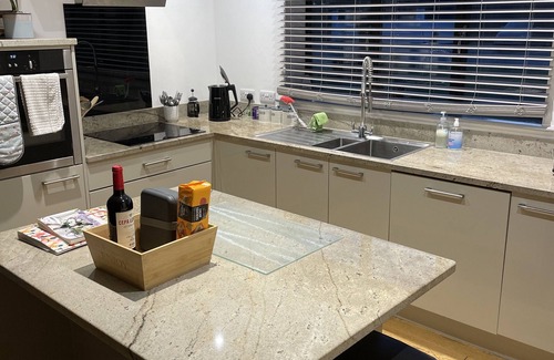 Lincoln Casa | Self contained bungalow near to Lincoln, dog friendly and plenty of car parking.