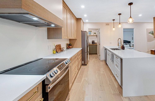 Saskatoon Casa | Selina's House - 2 Bed 2 Bath - Gordie Howe Arena - Beautiful Modern Build