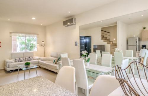 Puerto Juarez Villa | Selvanova Coto 4B, Villa Flamingos 437F