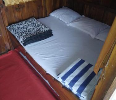 Labuan Bajo Alquiler De Eote | Semi Phinisi boat Labuan Bajo Komodo Tour