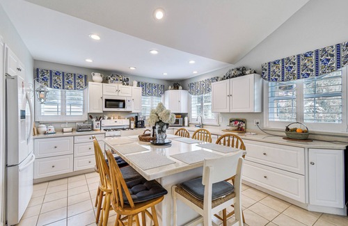 Burdett Casa | Seneca Lake Retreat w/ Deck - Walk to Wineries!