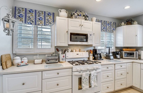 Burdett Casa | Seneca Lake Retreat w/ Deck - Walk to Wineries!