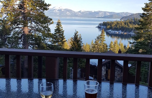 Tahoma Casa | Sensacionales vistas al lago - Chalet en Meeks Bay!