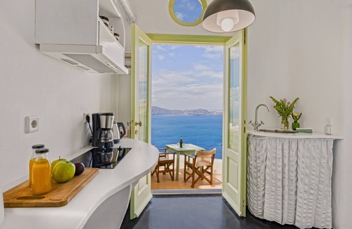 Firostefani Casa | Sensyo Caves