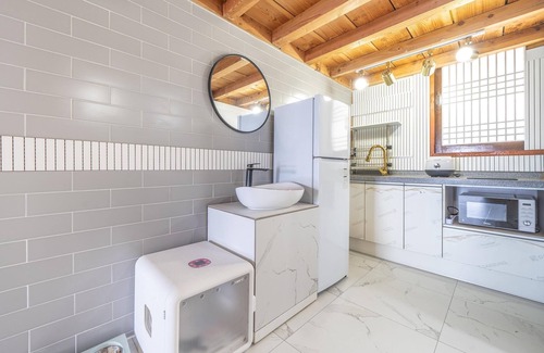 Suwon Casa | Seonjaedo Gaekkul House pet Pension