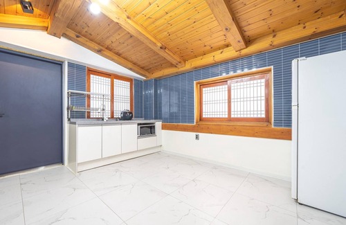 Suwon Casa | Seonjaedo Gaekkul House pet Pension