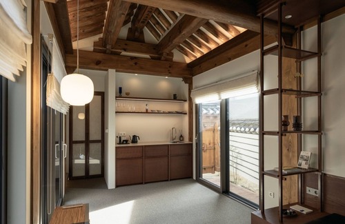 Seochon Casa | Seoul Premium Hanok Stay, Seochonbyuldang-5minites away, subway Gyeongbokgung