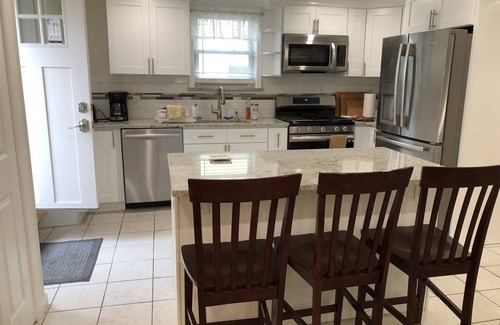 Long Beach Casa | SEPTEMBER SPECIAL 9/8-9/18 – book now BEACHSIDE RETREAT 2 BD APT/ W/PVT PATIO