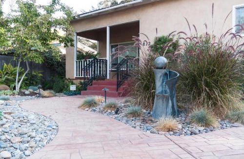 Visalia Casa | Seq Parks-House with Hot Tub Fire Pit Koi Pond Outdoor Kitchen