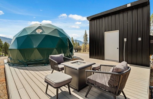 North Fork Casa | Sequoia Dome with Star-port