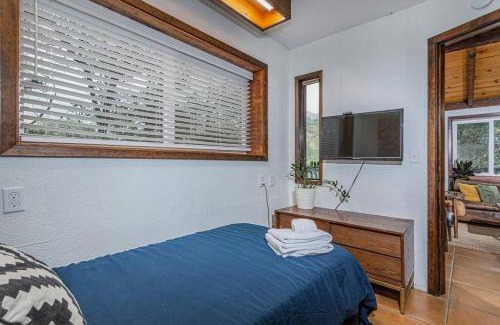 Three Rivers Casa | Sequoia TREE HOUSE light andbright