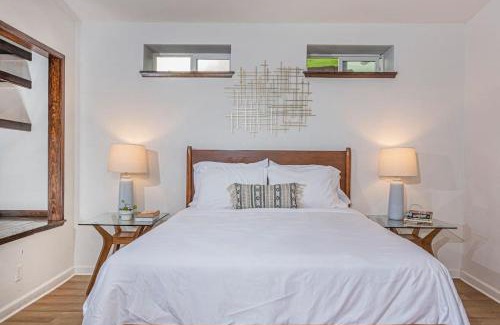 Three Rivers Casa | Sequoia TREE HOUSE light andbright