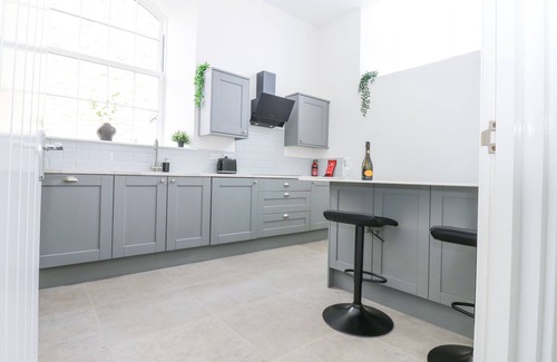 Eastgate Casa | SERAPHIM HOUSE, pet friendly, with hot tub in St John's Chapel