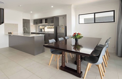 Gold Coast Casa | Serena by the Water Family Retreat in Hope Island