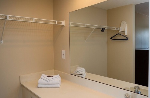 West Kissimmee Hotel | Serena Inn