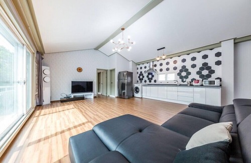 Deokhyeon Casa | Serence Pension