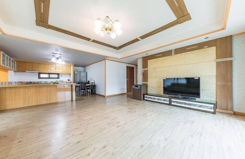 Deokhyeon Casa | Serence Pension