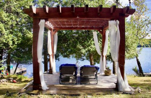 Eagle Lake Casa | Serendipity 5 BR Waterfront 4 Seasons, Hot Tub, Firepit, Close to Ski HIll