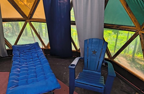 Frankfort Alquiler De RV | Serene 1-bedroom dome in Frankfort,steps away from town