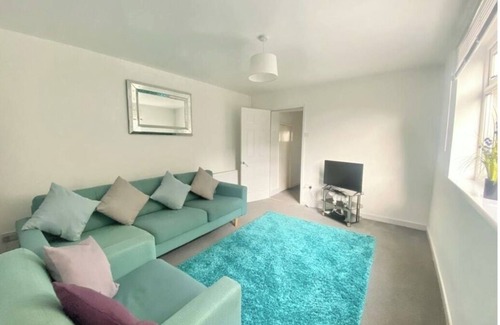 Bon-y-maen Casa | Serene 2- Bedroom House at Cefn Road