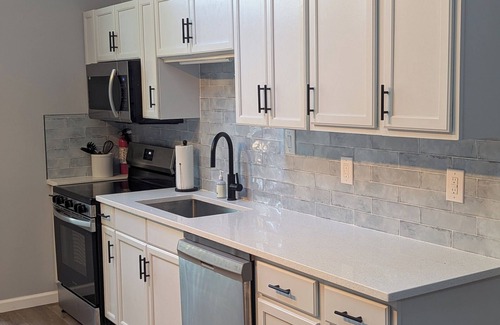 Lake Harmony Casa | Serene 3-bedroom house in Lake Harmony with Deck, Lake views and Fireplace