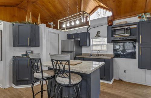 Lottie Casa | Serene Bayou Retreat - Spacious 4BR Home in Breaux Bridge for Families