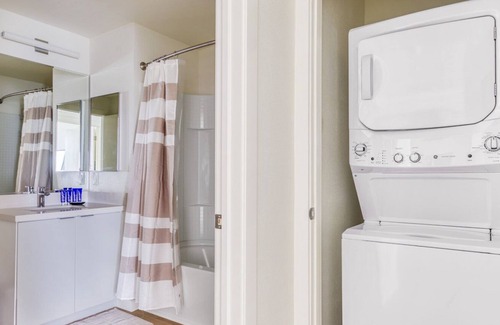 Downtown Berkeley Apartamento | Serene Berkeley 1BR w/ W/D & Coworking, walkable to BART, by Blueground