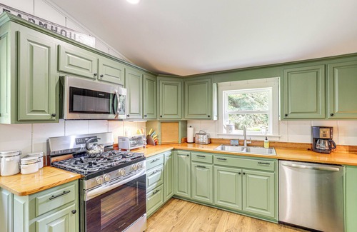Cleveland Cabina | Serene Cabin w/ Pond & Creek on South Saluda River