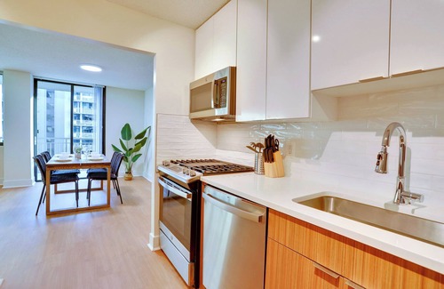 Crystal City Apartamento | Serene DC-Area Apartments